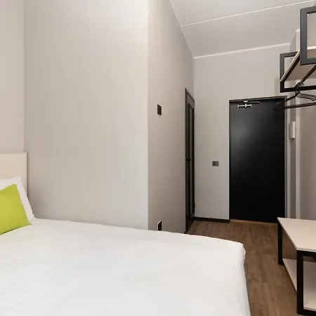 Hotell U11 & 3*