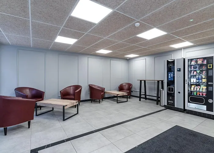 U11 & Ξενοδοχείο