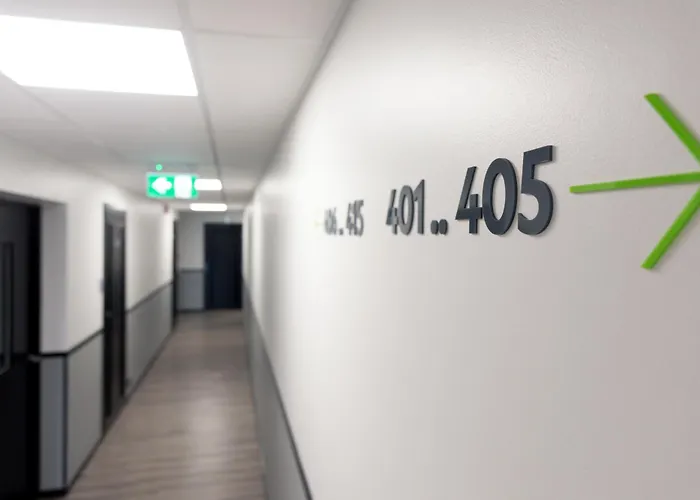 U11 & Ξενοδοχείο